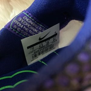 nike shox gravity lacing system